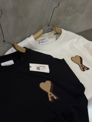White ami beige logo tshirt