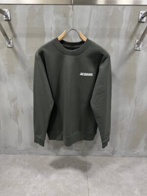Green jacquemus sweater